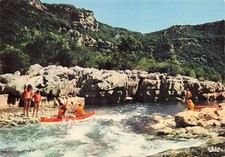 7 GORGES DE L ARDECHE PASSAGE DE CANOES KAYAKS A LA TOUPINE
