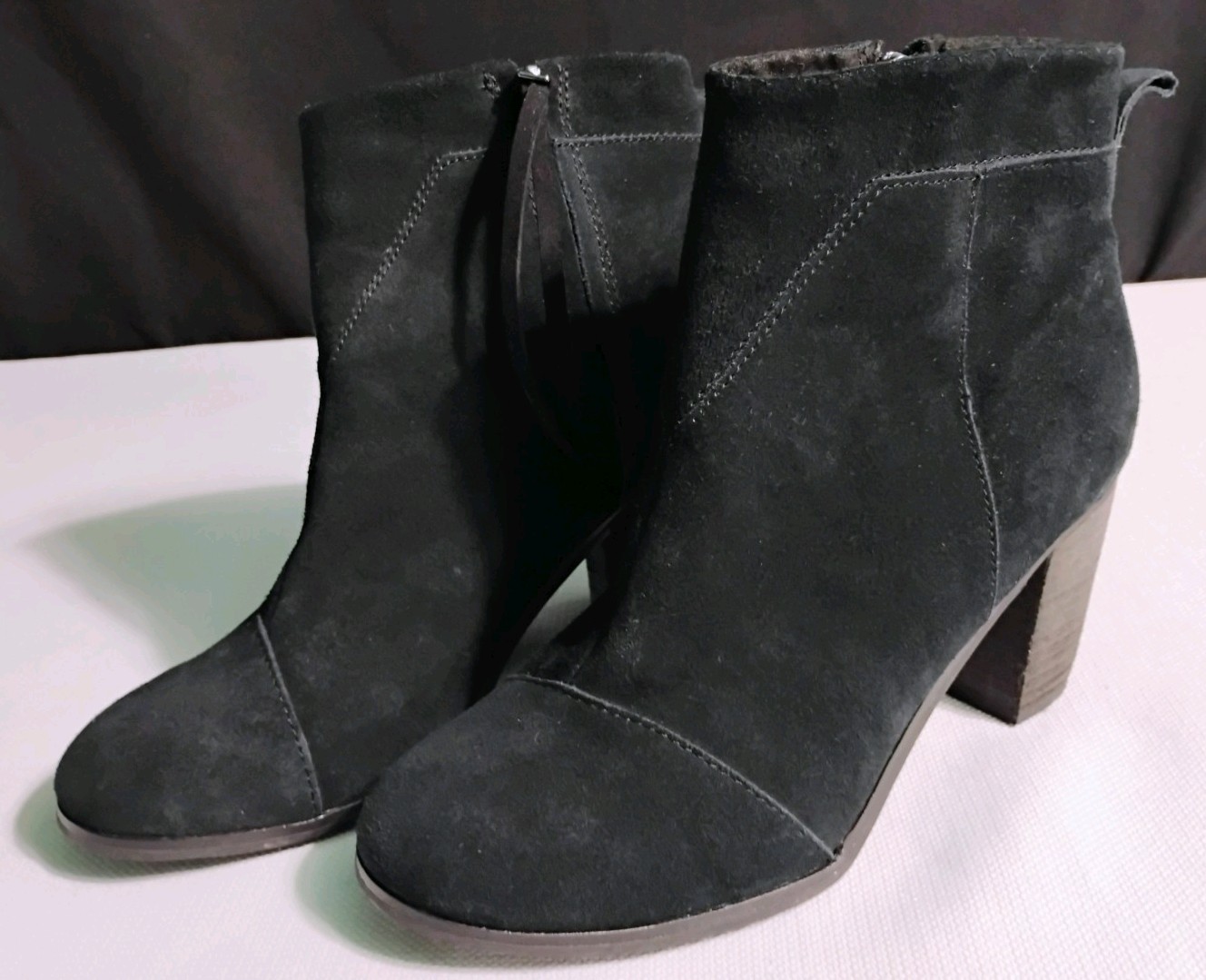 Toms Women's Size 8.5 Black Suede Ankle Boots Side Zip