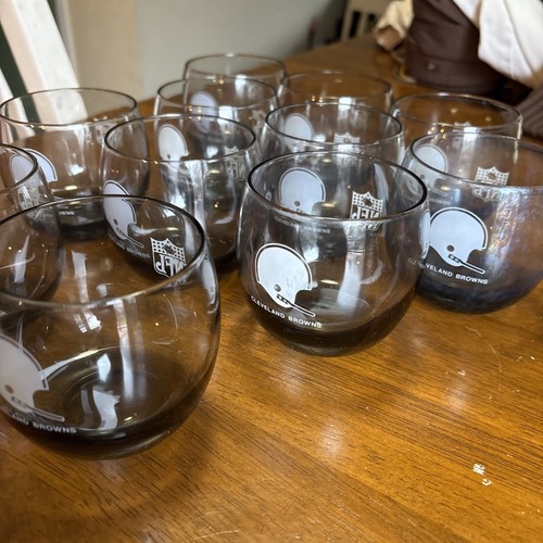 Set of 11 Vintage 70s NFL Cleveland Browns Smoked Tinted Cocktail Glasses 12 oz. - Picture 7 of 7