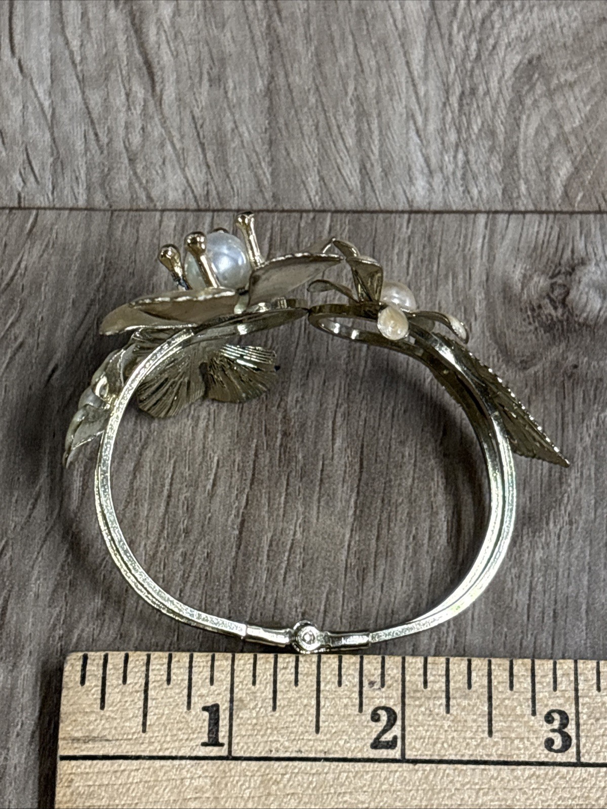 Vintage Bangle Hinged Bracelet Gold Tone Enamel Flower Faux Pearl Orange G3