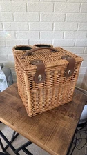 Vintage Picnic Time Charming Wicker Picnic Basket W/2 Bottle Holders
