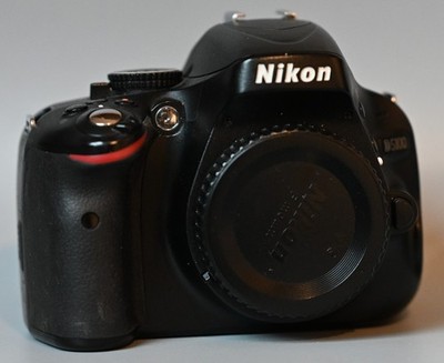 Nikon D D5100 16.2MP Digitalkamera - (Nur Gehäuse) Shuttercount nur 51.055