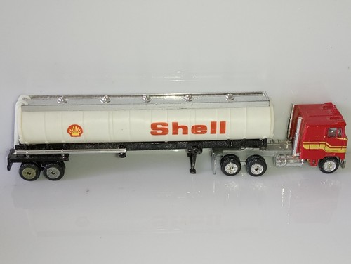 Playart Hong Kong 1:87 Scale? / Mack Cruiseliner Truck & Tanker Trailer - Shell - Picture 5 of 10