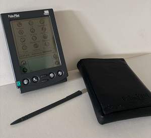 Vintage 3Com PalmPilot Professional PDA  w/  OEM Leather Case & Stylus - Tested