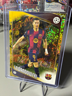 Topps UEFA Champions League Robert Lewandowski #54 FC Barcelona 284/299 Yellow