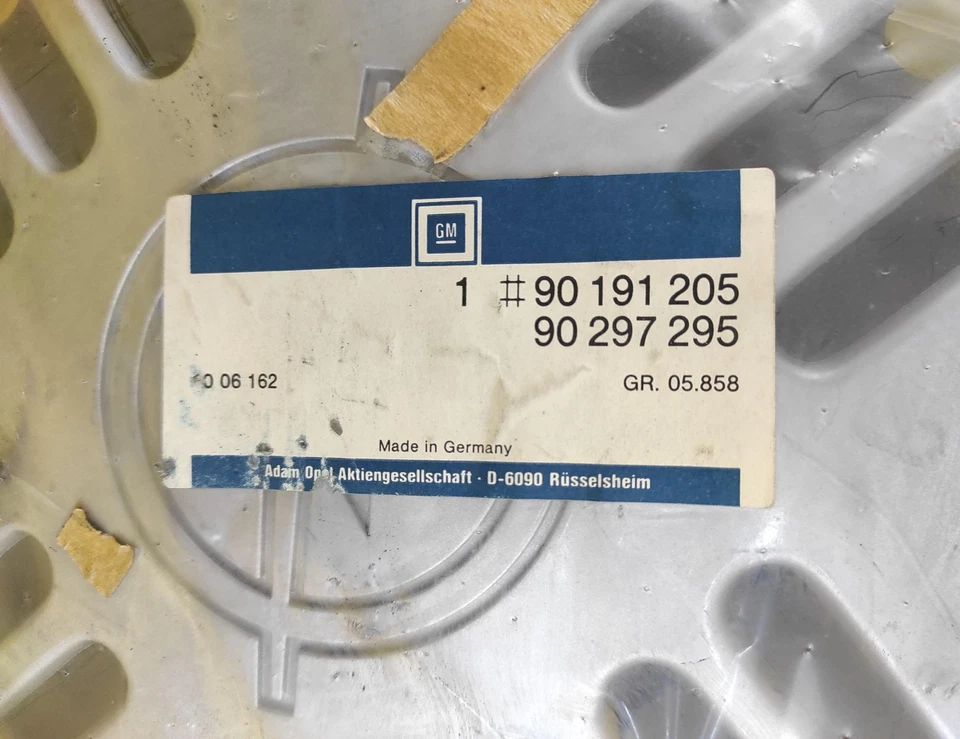 Tapacubos Opel Kadett E GLS para 5,5J X 13 Pulgadas Tapacubos Nuevo Original - Imagen 2 de 4