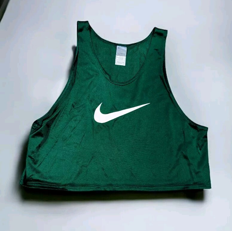 green nike tank