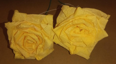 30 x Krepprosen natur GELB 11  cm mit einem Draht, für Kranz, girlanden, ELIT E:
