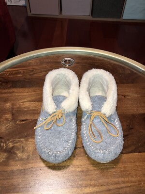 Minnetonka 44815 Chrissy Moccasin Women s Null Ankle Slippers Casual Grey Sz 10