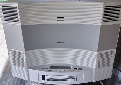 Nice Bose Acoustic Wave Music System II   AM/FM/CD/MP3 working condition