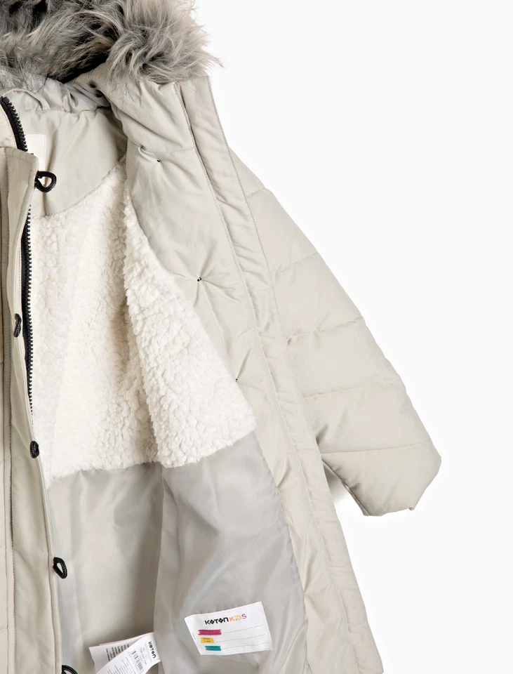 Abrigo de invierno KOTON para niños pequeños niñas: acolchado de piel sintética con capucha talla 3/4T, 4/5T Foto 3 de 4