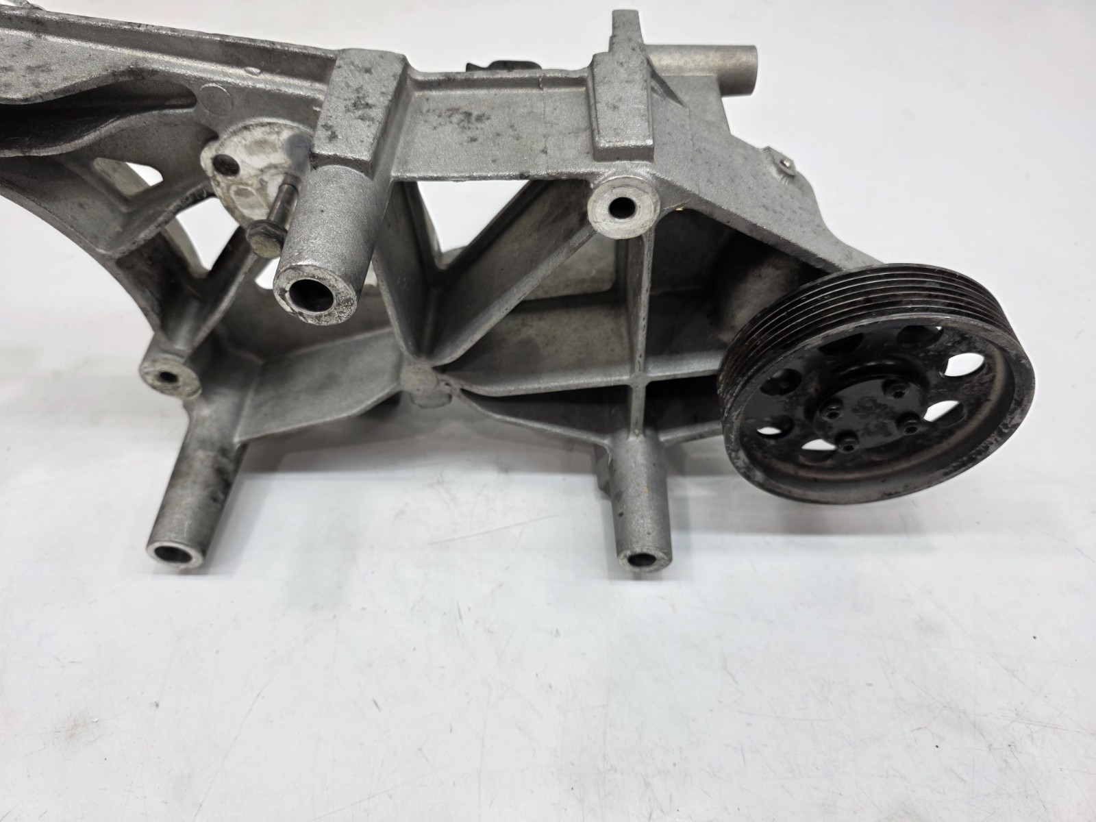 LAMBORGHINI AVENTADOR REAR HEAD TIMING ALTERNATOR AC PUMP BRACKET OEM 470903103G