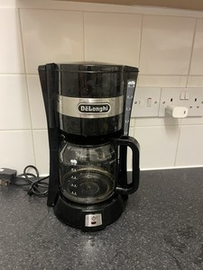 Delonghi Filter Tropfkaffeemaschine 900W 1,25 Liter 10-15 Tassen Fassungsvermögen - Schwarz