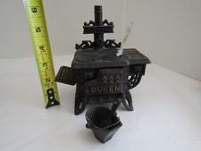 VINTAGE QUEEN Cast Iron Miniature Stove Cooktop Range Oven Toy Doll Sized POT