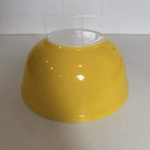 Vintage Pyrex 403 Deep Yellow Mixing Bowl 2.5 Qt USA Primary Colors Bowl