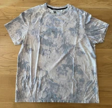 VRST Men's Essential Pocket Tee - Mellow Lilac Camouflage Multi Print -Size XL