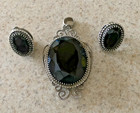 VINTAGE SIGNED WHITING & DAVIS BLACK & SILVER TONE CLIP ON EARRINGS & PENDANT — photo 3