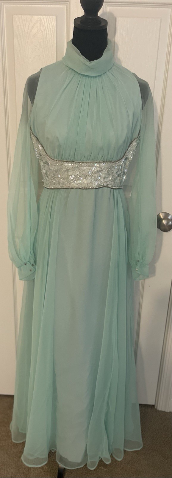 Picture 1 of 4