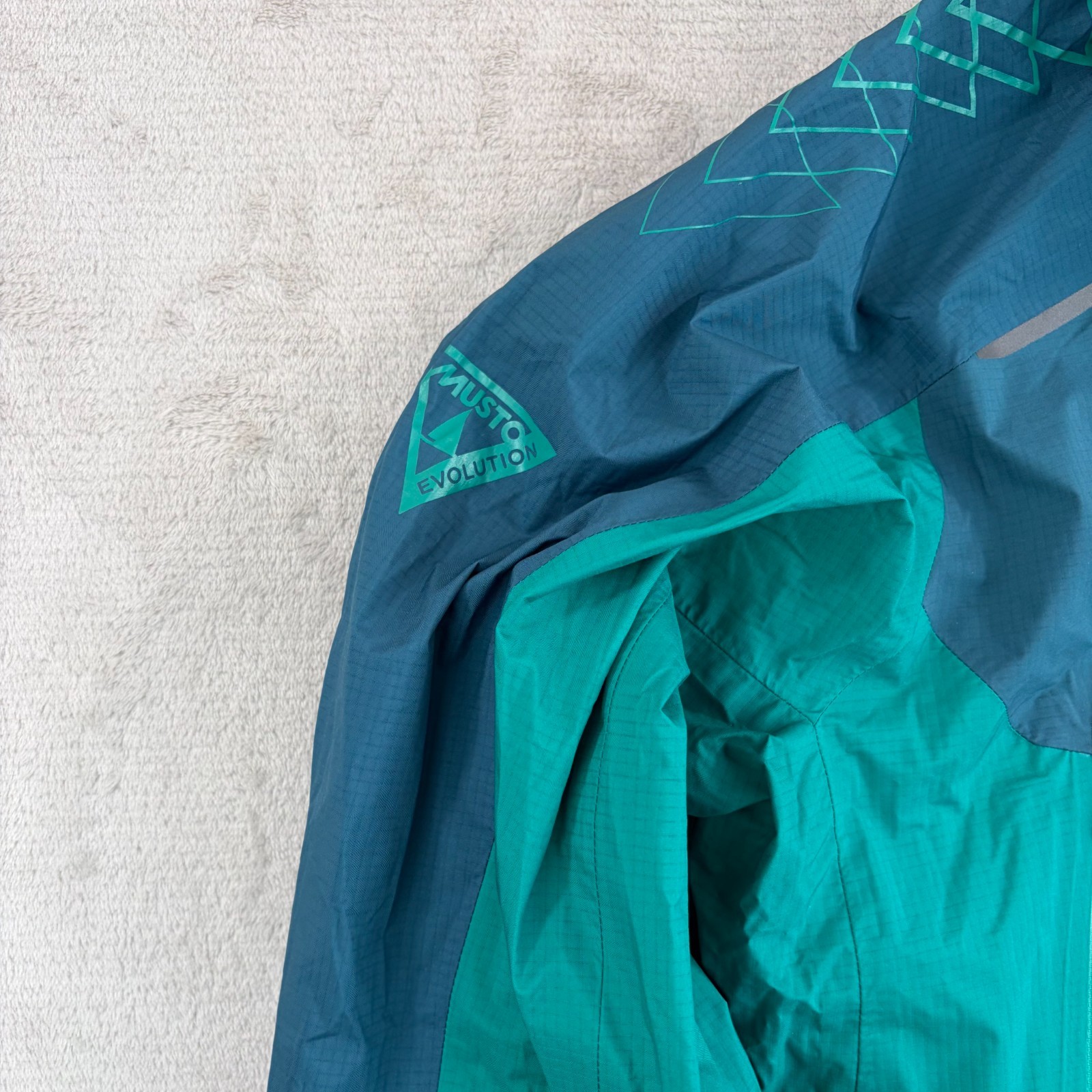 Musto Evolution Waterproof Sailing Jacket Men Med… - image 5