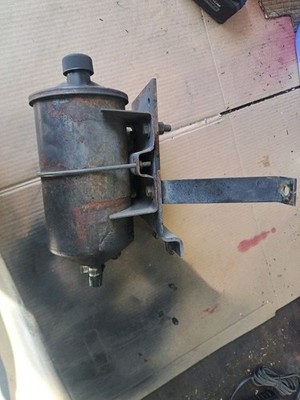 Peterbilt 379 Power Steering Reservior Bracket And Reservior Cummins N14