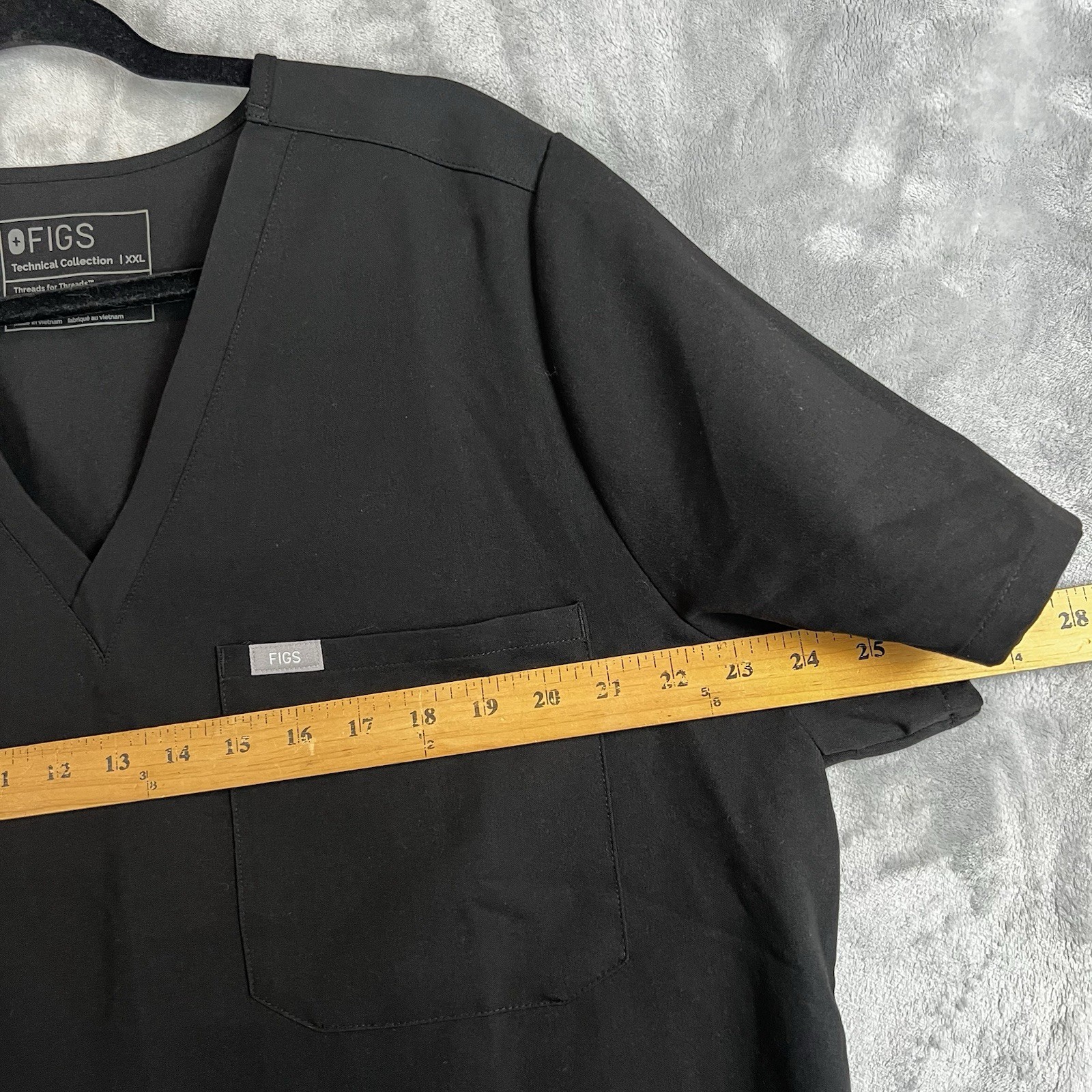 FIGS Technical Collection Black Solid Scrub Top U… - image 4