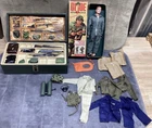 VINTAGE 1960's HASBRO GI JOE FIGURE W/ACCESSORIES & FOOT LOCKER