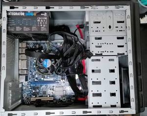 PC mit Mainboard DH67GD, Kühlung, RAM, i7-2600 und 500 W Netzteil