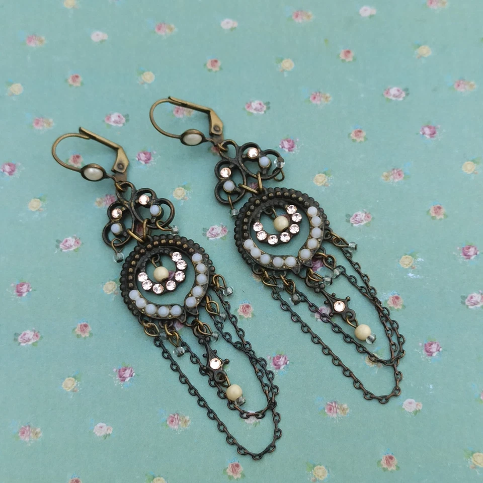 Pendientes Michal Negrin Cadena Araña Victoriana 3" Largo Cristales Beige Oscuro Foto 2 de 4