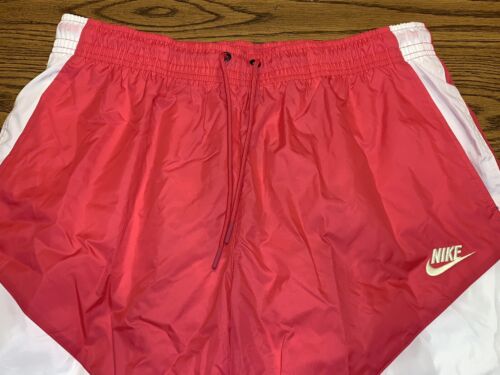 NWT Nike Sportswear Windrunner Track Shorts Size Large AR2424-623 Pink/White - Picture 2 of 12