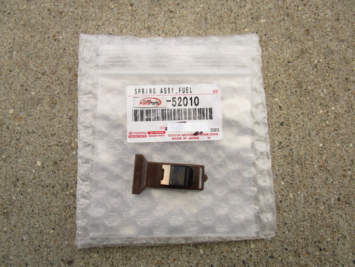 ピースオブアース 04 - 06 SCION XB FUEL DOOR COVER RELEASE SPRING CLIP QTY 1 OEM NEW