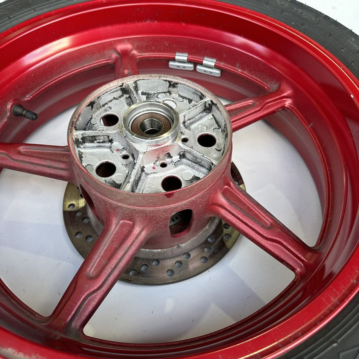 SUZUKI SV650 リアホイール レッド 64111-18K10 純正 SUZUKI SV650 リアホイール レッド 64111-18K10 純正（Yahoo
