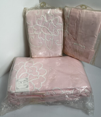 Fabulous Vintage Pink Embroidered Linen Full Size Bedspread / Coverlet & 2 Shams
