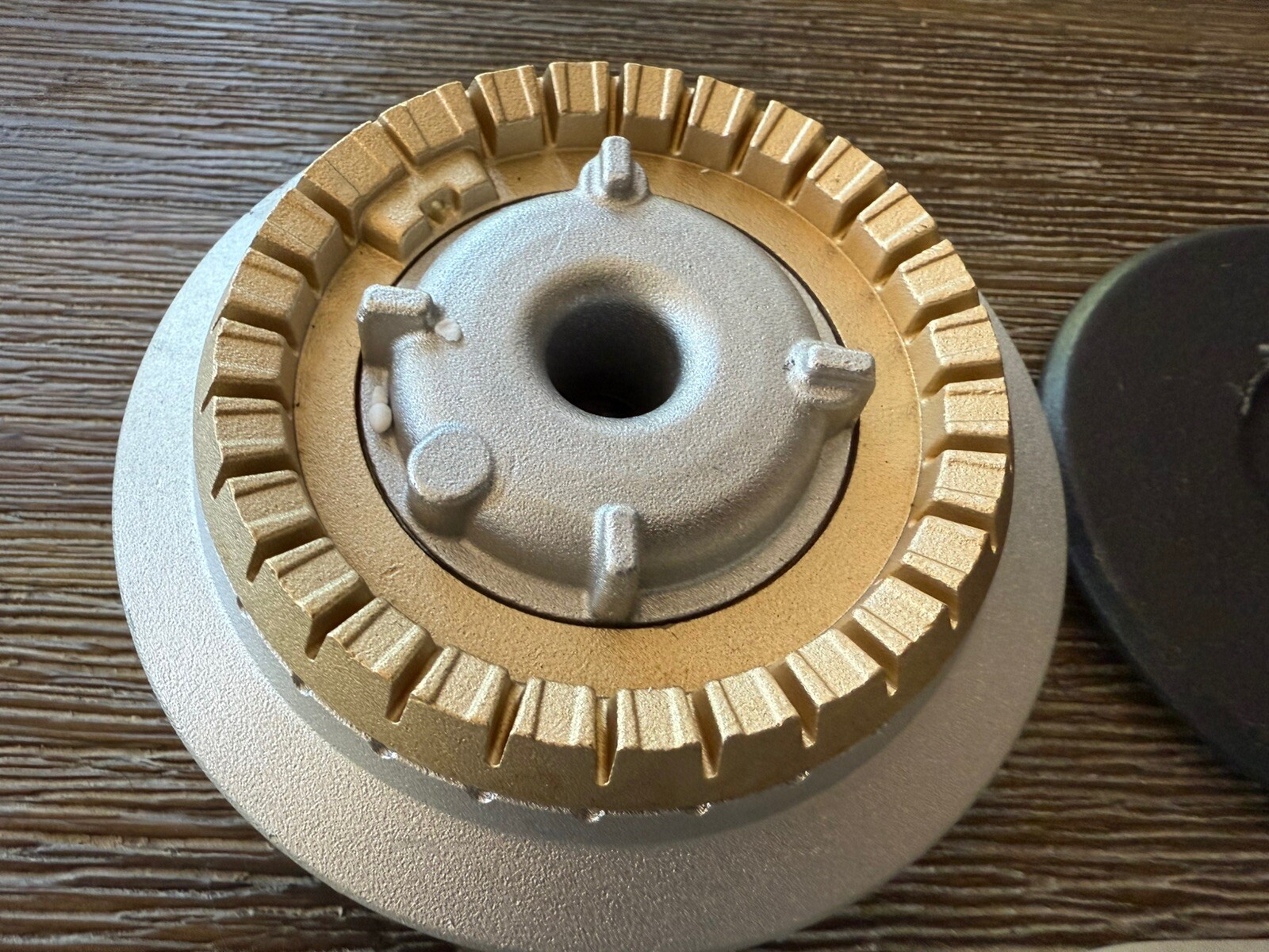 Picture 2 of 8