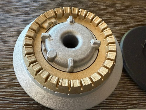 GE Monogram Cooktop Burner Head 12000 BTU GE ZGU36ESL*SS (*: 1, 2, 3) Z10 #508 - Picture 2 of 8