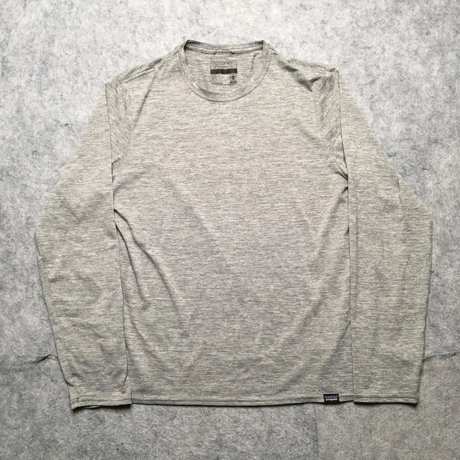 Patagonia Shirt Mens Small Gray Long Sleeve Lightweight Performance Hiking Top