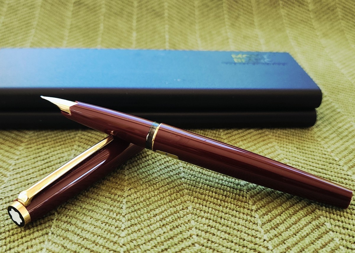Vintage Montblanc no.221 Fountain Pen Burgundy 14K Fine Nib