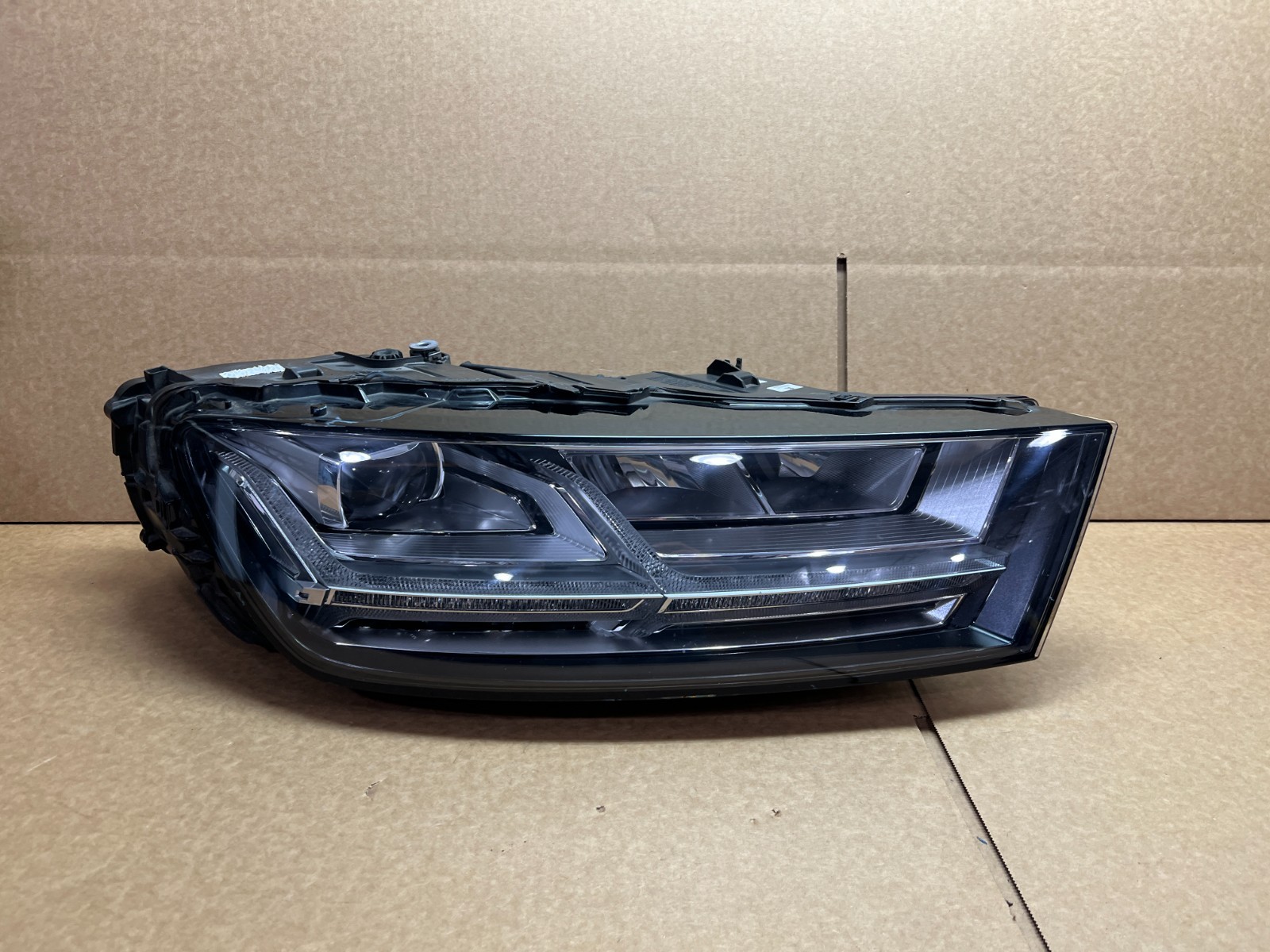 OEM 2017 2018 2019 AUDI Q7 LED HEADLIGHT RIGHT RH NICE!