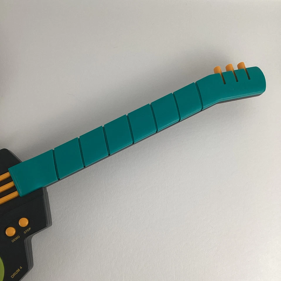 One Man Jam Electronic Guitar Musical Instrument Keyboard Drum Vintage 1996 Toy - Image 3 of 4