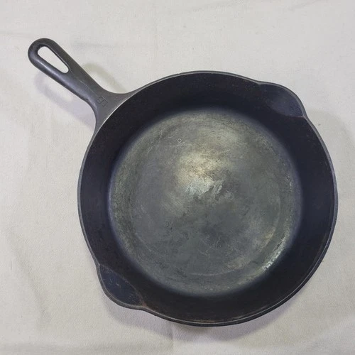 Vintage Griswold No. 6 Erie PA. 699 Cast Iron Skillet 9 inch Fry Pan