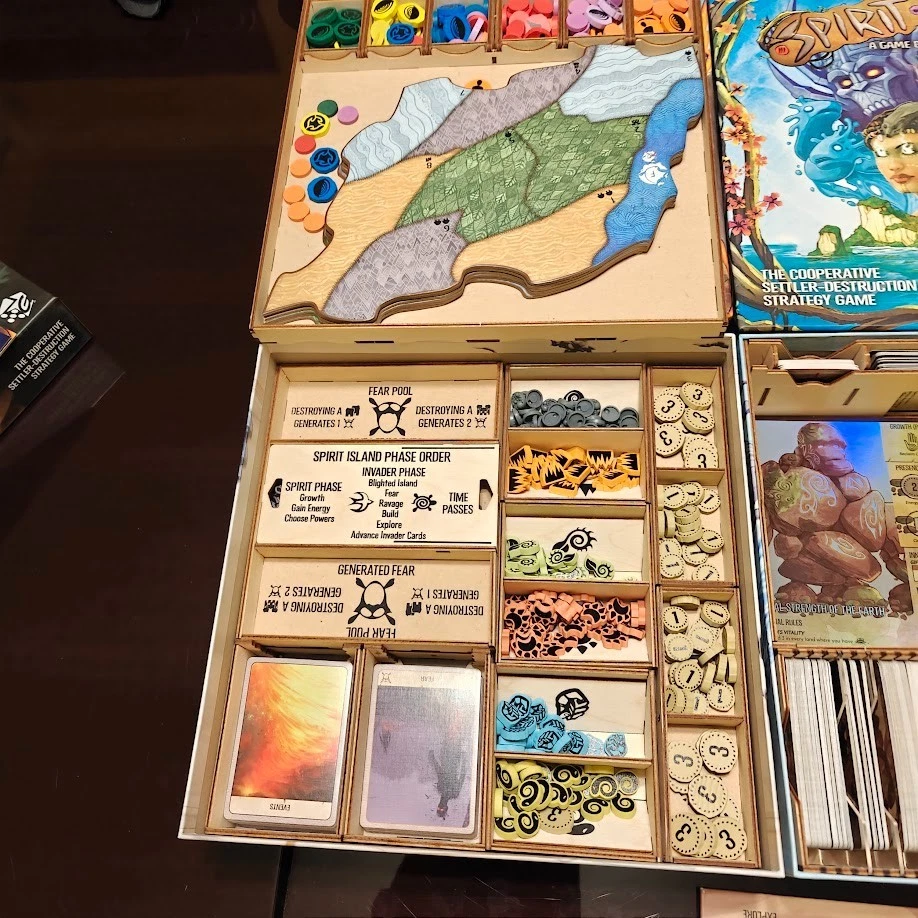 Spirit Island + Expansiones, Promociones, Inserto de Madera y Horizons of Spirit Island Foto 3 de 4