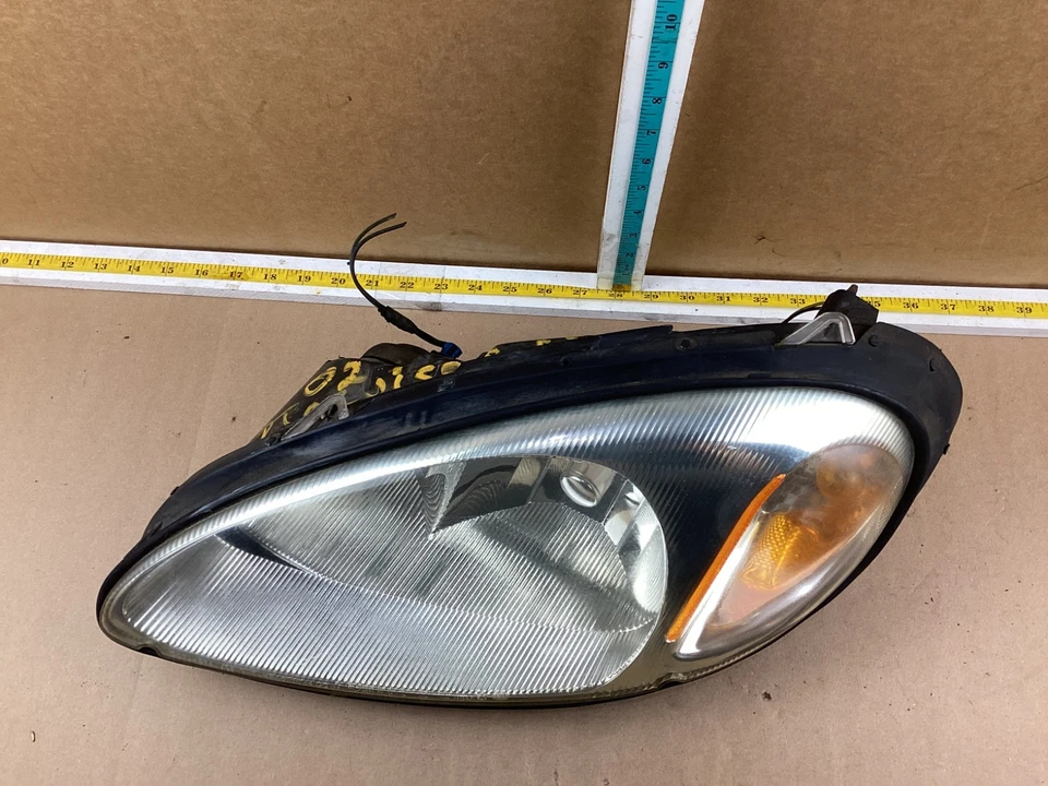 2001-2005 Chrysler PT Cruiser Driver Left Side Headlight 114-00662L OEM - Image 2 of 4