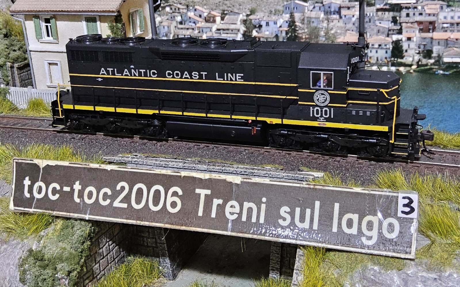 ATLAS 9213 SD-35 LOCOMOTIVA DIESEL ATLANTIC COAST LINE 1001 DIGITALE H0