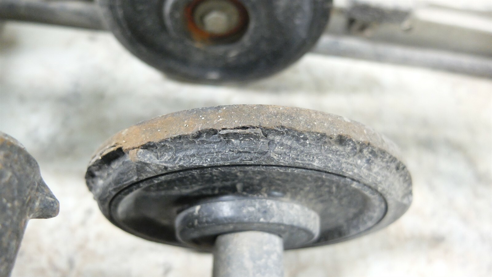 07 Skidoo MXZ 600 Blizzard Snowmobile rear back suspension