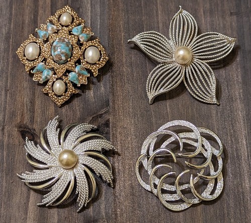 Vintage Lot Sarah Coventry Broschen Kunstperlen Blume Pinwheel Erinnerung - Bild 1 von 10