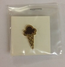 FRIENDLY'S ICE CREAM CONE TIE TAC LAPEL PIN  CHOCOLATE ADVERTISING VINTAGE