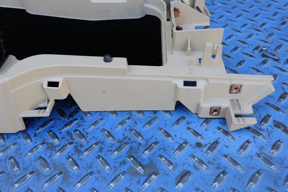 2005-2006 Chevrolet Corvette C6 Center Console Cashmere 110399824 - Image 2 of 4