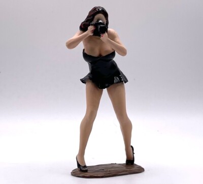 NN Figur Girl Kamerafrau in Top Qualität für CMC, Exoto, Autoart, 1:18 D018/111