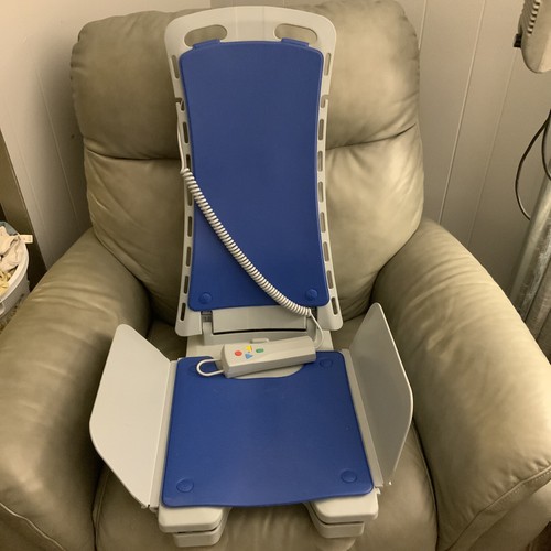 Drive Medical 477150312 Whisper Bath Lift Chair Gently Used Free