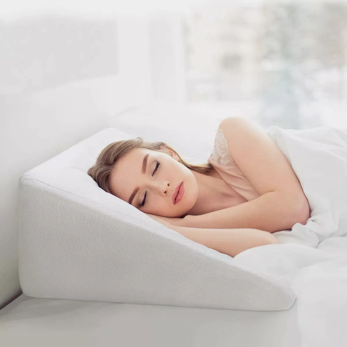 Top Sleeping Wedge Pillows To Help With Snoring and Heartburn