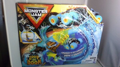 Monster Jam Megalodon Loop of Doom Stunt Playset Exclusive 1:64 Scale Die-Cast 